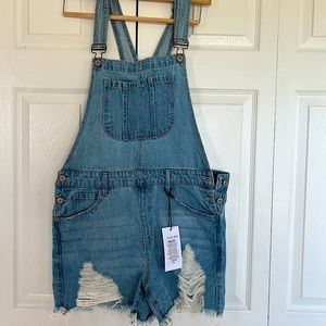 Overall black label shorts. Size : L ( more like small ). street wear style